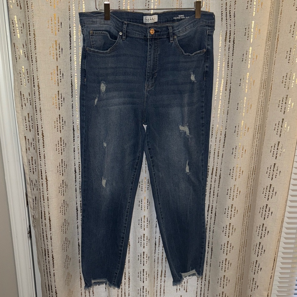 Stylish Dark Blue Distressed Ankle Jeans